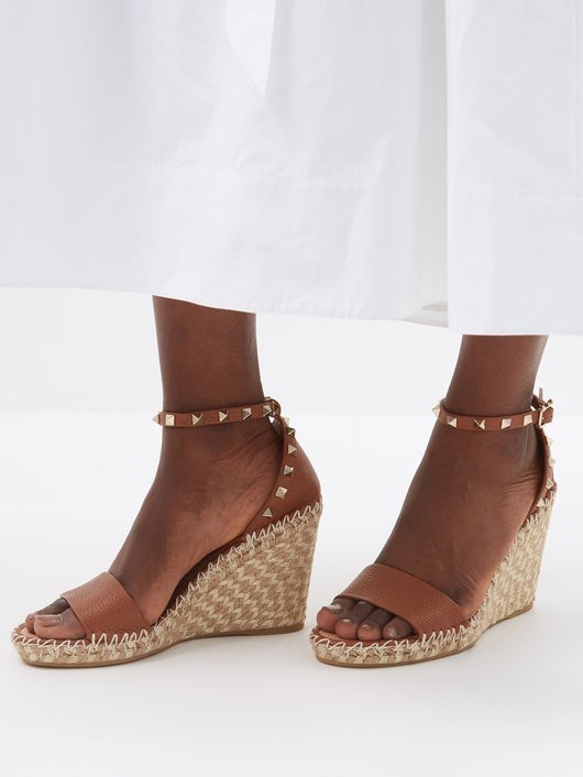 VALENTINO GARAVANI ロックスタッズ レザーウェッジサンダル 105