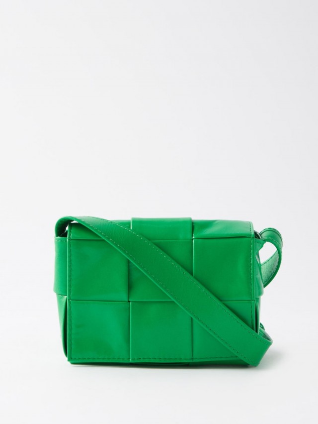 BOTTEGA VENETA カセット レザーバッグ