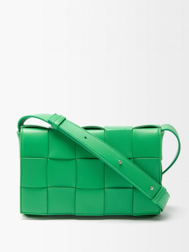 BOTTEGA VENETA カセット レザーバッグ