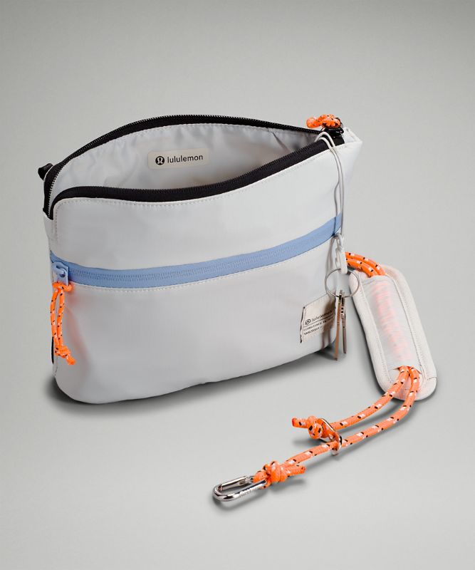 Patch Logo Crossbody Bag | バッグ | Lululemon JP